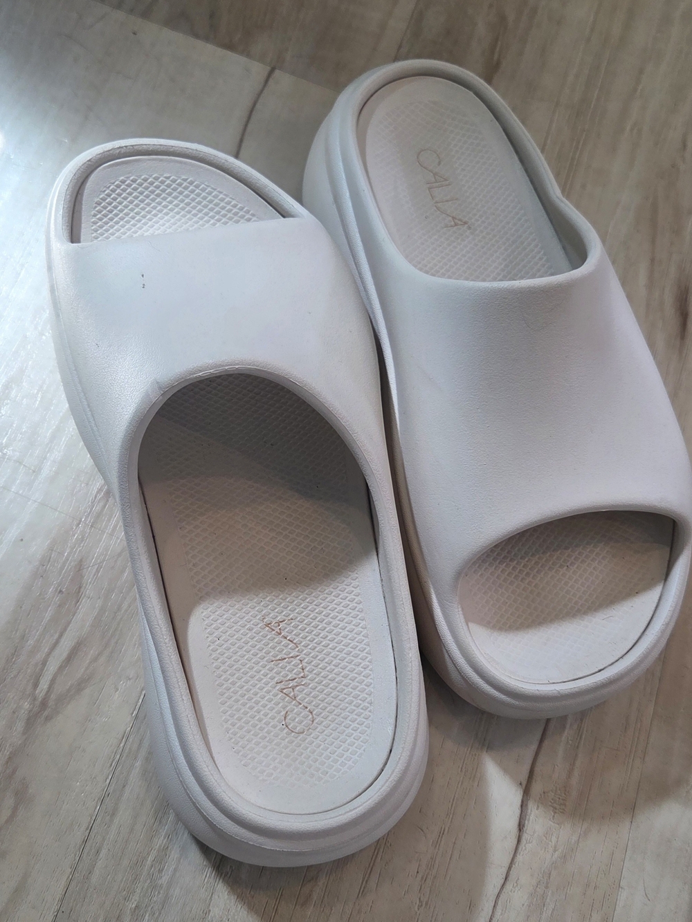 Calia Women's White Slides